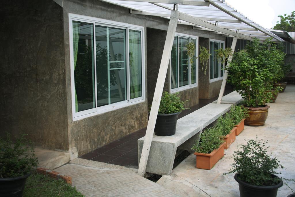 Zan Pla Nade Guesthouse Chiang Rai Exterior photo
