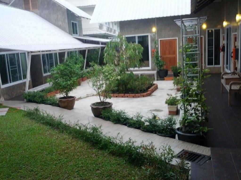 Zan Pla Nade Guesthouse Chiang Rai Exterior photo